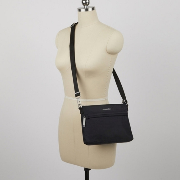 Baggallini Anti-Theft Memento Crossbody Bag | Black | NEW With Tags | Travel RFI - Picture 5 of 8